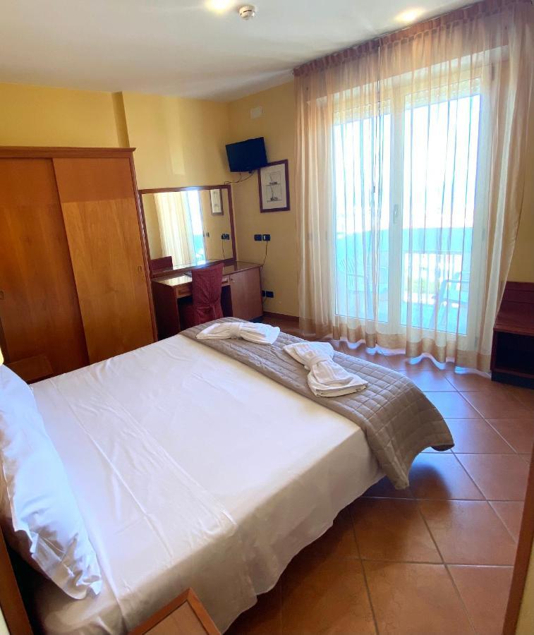 Hotel Audi Frontemare Rimini Dış mekan fotoğraf