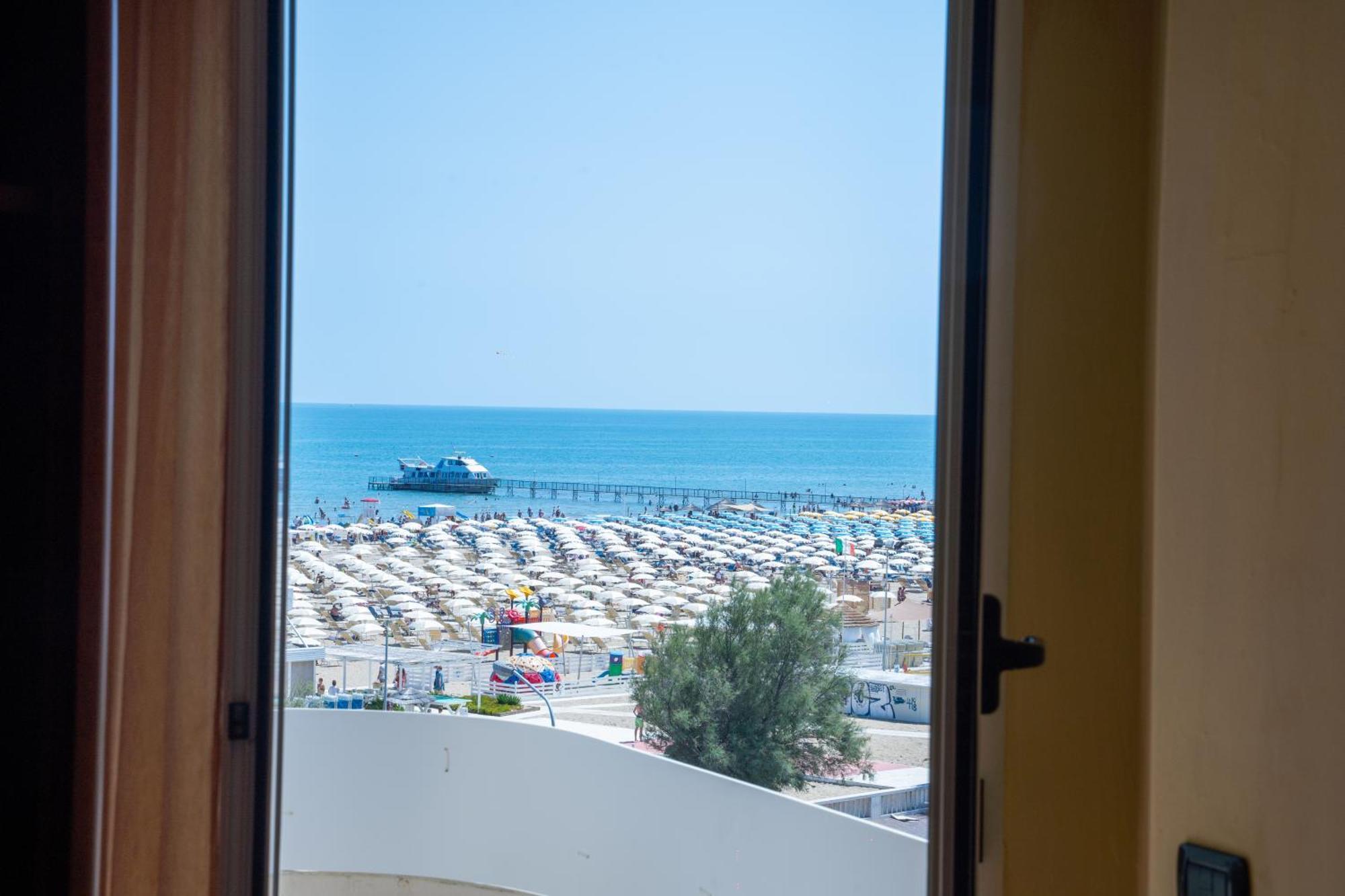 Hotel Audi Frontemare Rimini Dış mekan fotoğraf